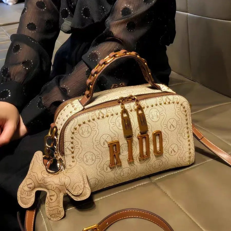 

Trendy Minimalist Backpack Bag For Luxury Shopper With Letter Logo And Solid Color Fashionable Design