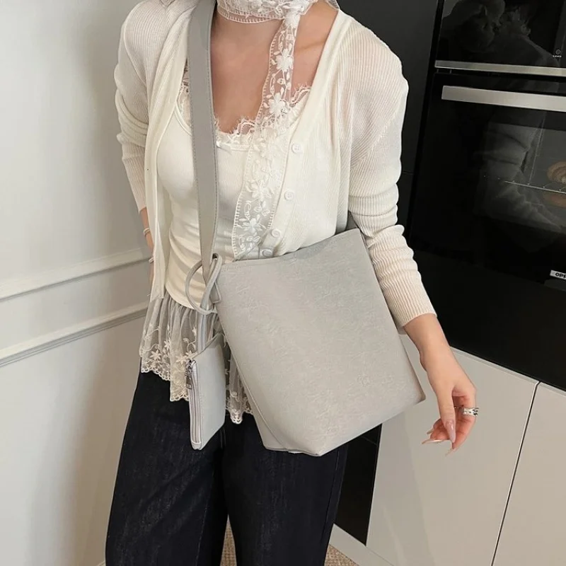 

Stylish Women's Tote Bag Luxury Designer Leather Crossbody Shoulder Handbag Ladies Fashionable Purse Elegant Top Handle