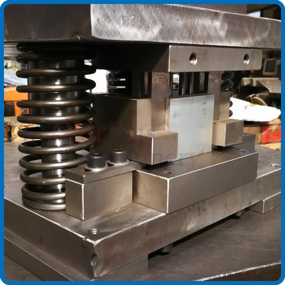 Window and Door Punching Mold Hydraulic Press for Pipe Tube Hole Punching