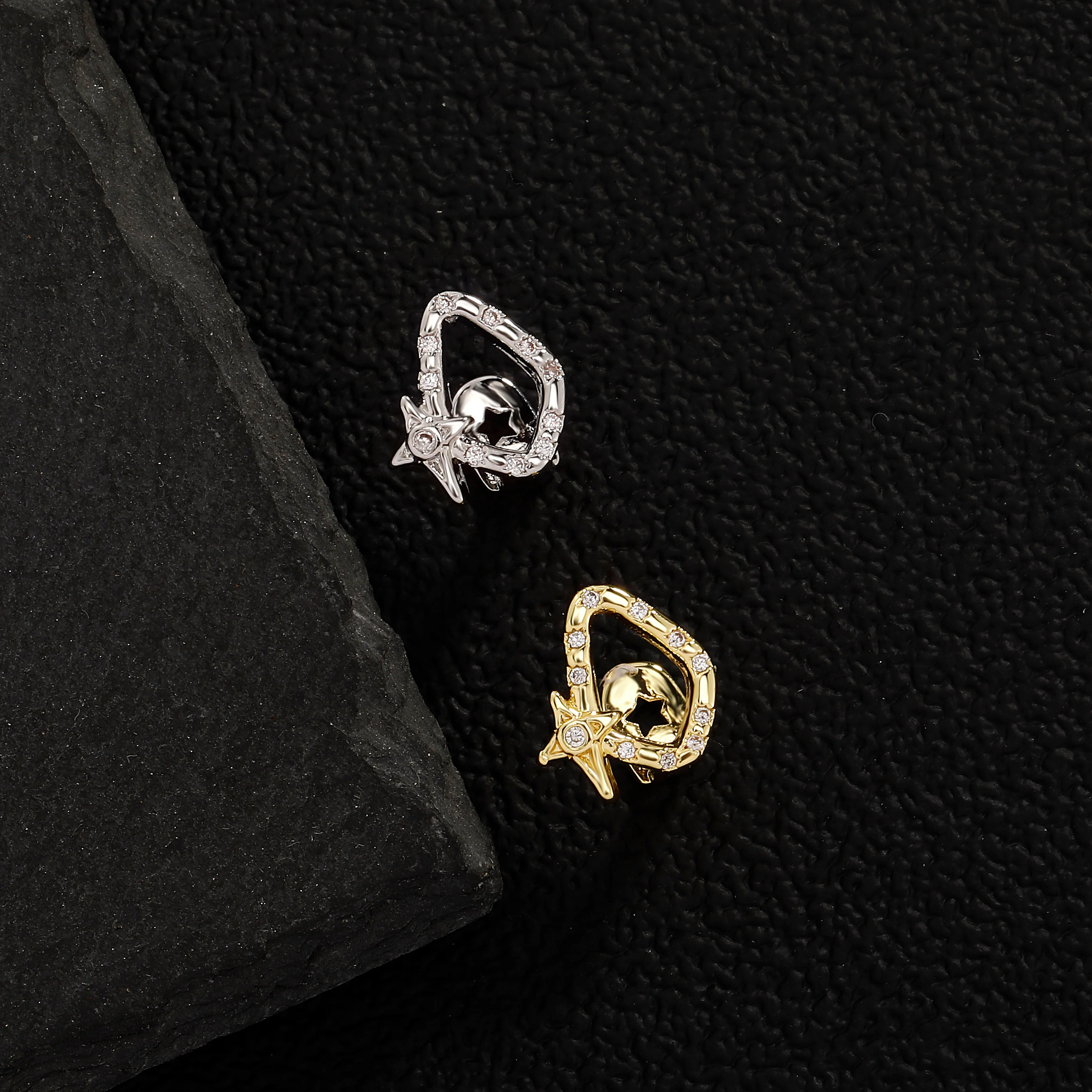 GUCY Double-Layer Colored Braces With A Hollowed-Out Design And A Star On The Left. They Are The First Choice For Fashionistas.