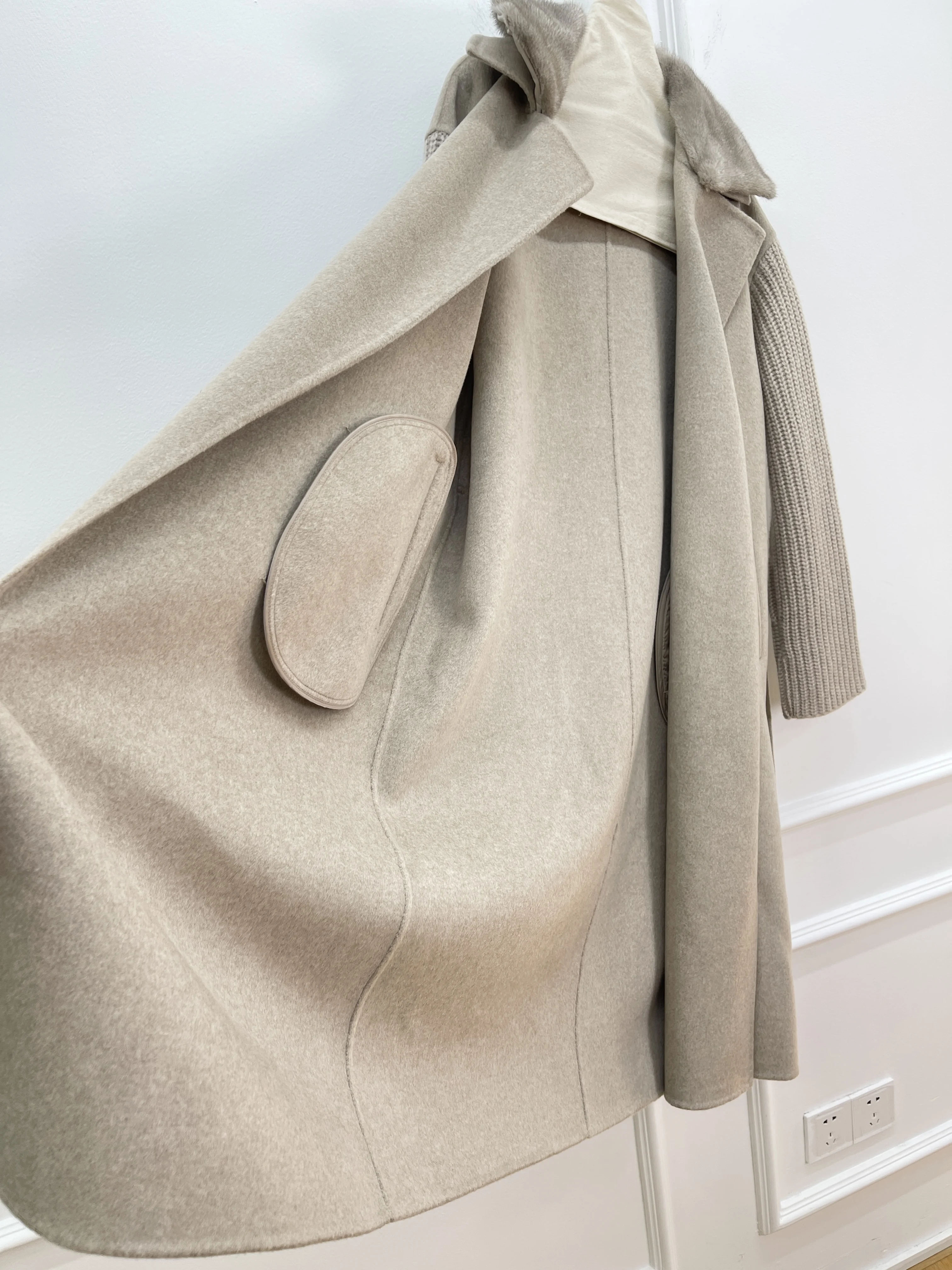 Manteau en cachemire mi-long pour femme, col en vison, cravate à la taille, manteau en laine amincissant, nouvelle collection automne et hiver 2025