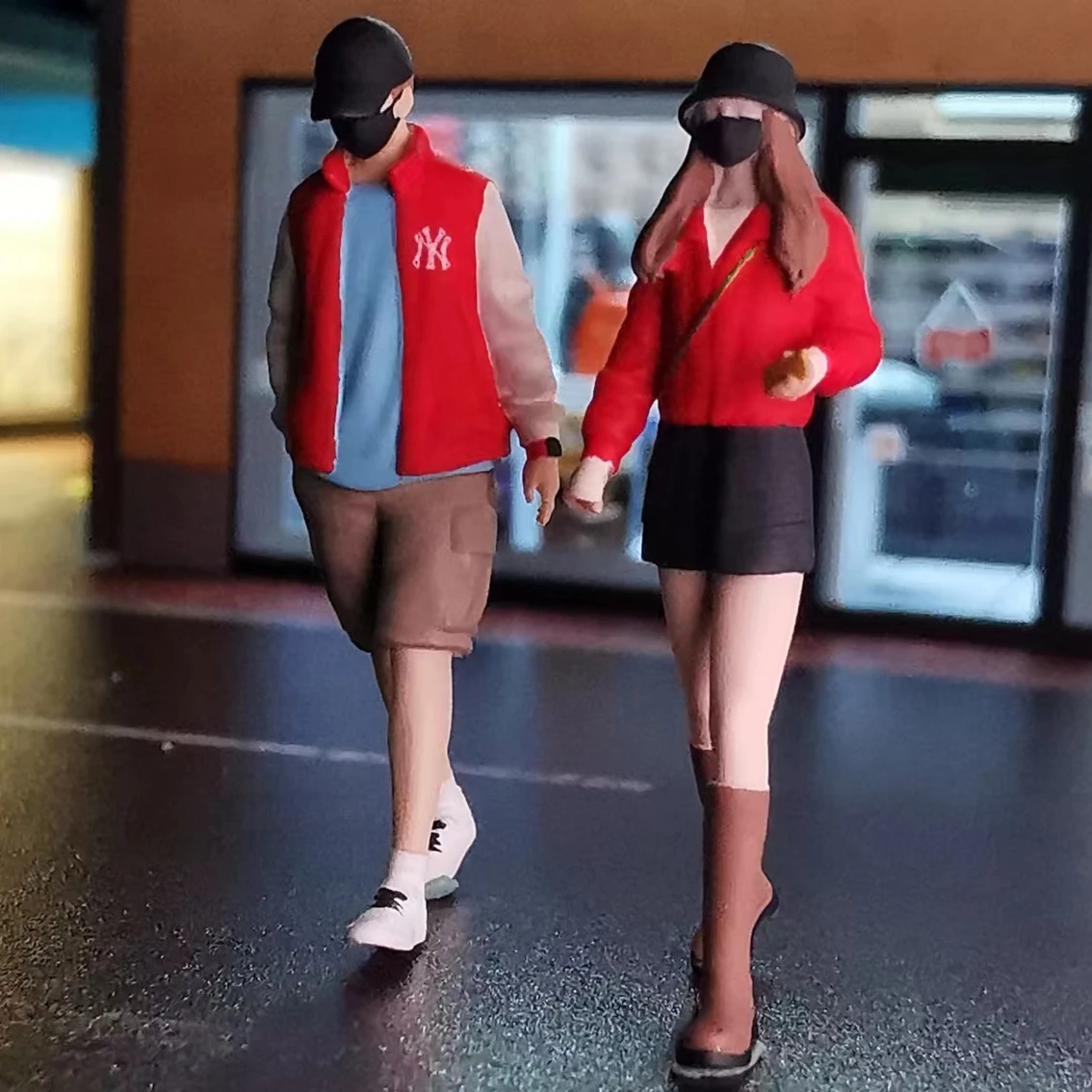 

Diorama 1/64 Scale Figurines Model 03- Shopping Couples Collection Miniature Hand-painted