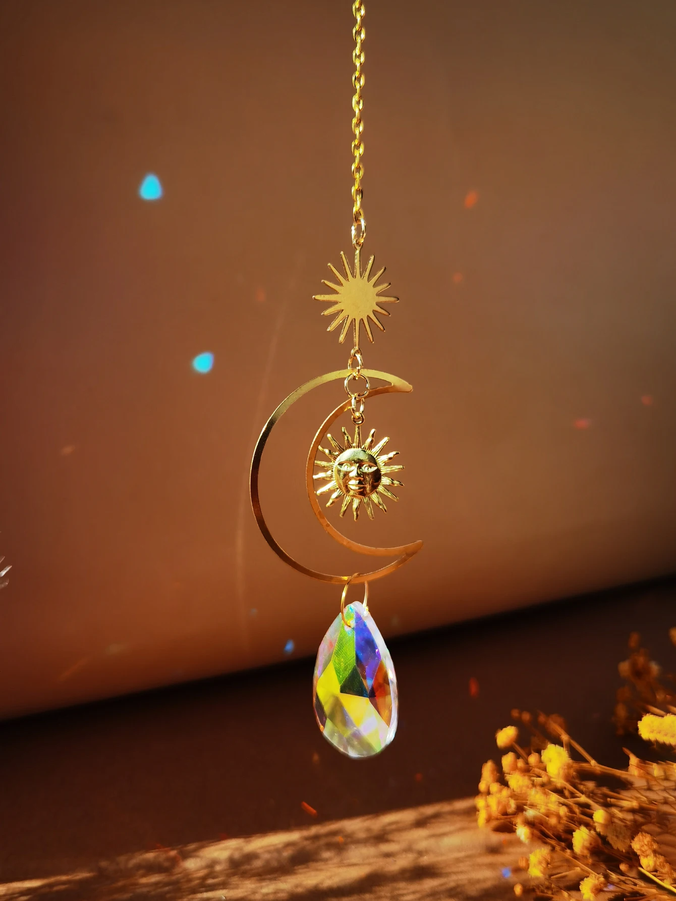 Moon Crystal Suncatcher Hanging Sun Teardrop Crystal Sun Catcher Prism Glass Rainbow Maker Garden Wind Chimes Outdoor Decoration