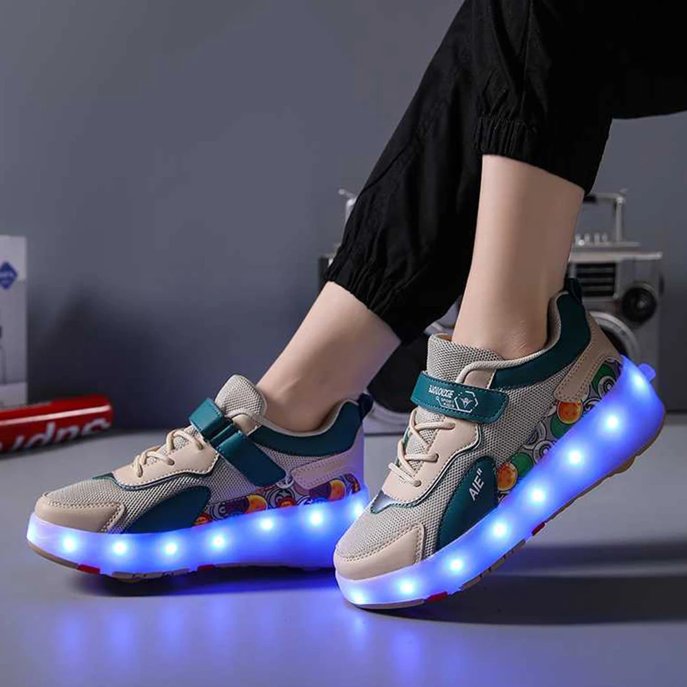 Chaussures de patin à roulettes avec lumière LED pour enfants, baskets de patinage en plein air pour garçons et filles, chaussures de patins à 4 roues, jouets à la mode, cadeau d'anniversaire