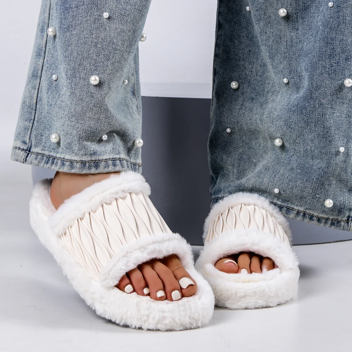 Winter 2026 Women's Cozy Fur Slippers Indoor Outdoor Soft Sole Warm Plush Slides Women Non Slip Light Weight Slippers Woman Shoe