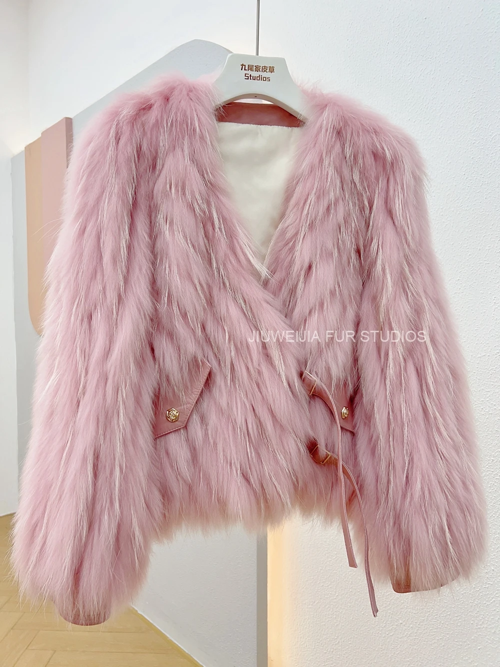 2026 Winter New Fur Strip Sewed Together Short Style Thin Raccoon Fur Fox Fur Coat Young Women's Coat