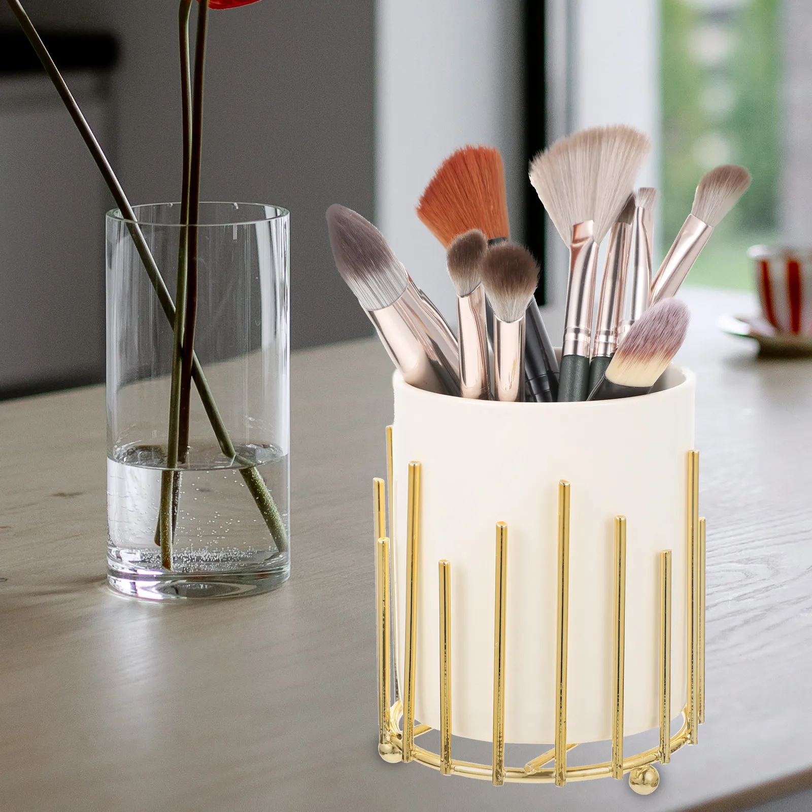 Iron Art Pen Storage Box Desk Organizer Cup for Pens Pencil Sharpeners Erasers Cosmetics Brushes Stationery Supplies Office