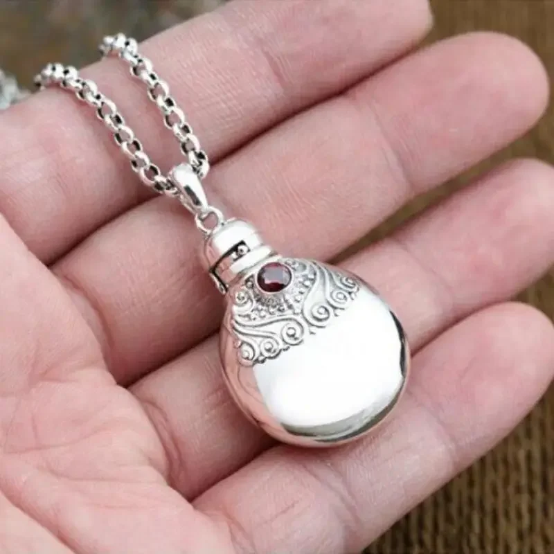 Creative Design Openable Perfume Bottle Pendant Necklace Suitable for Men and Women Fashion Charm Jewelry Gift