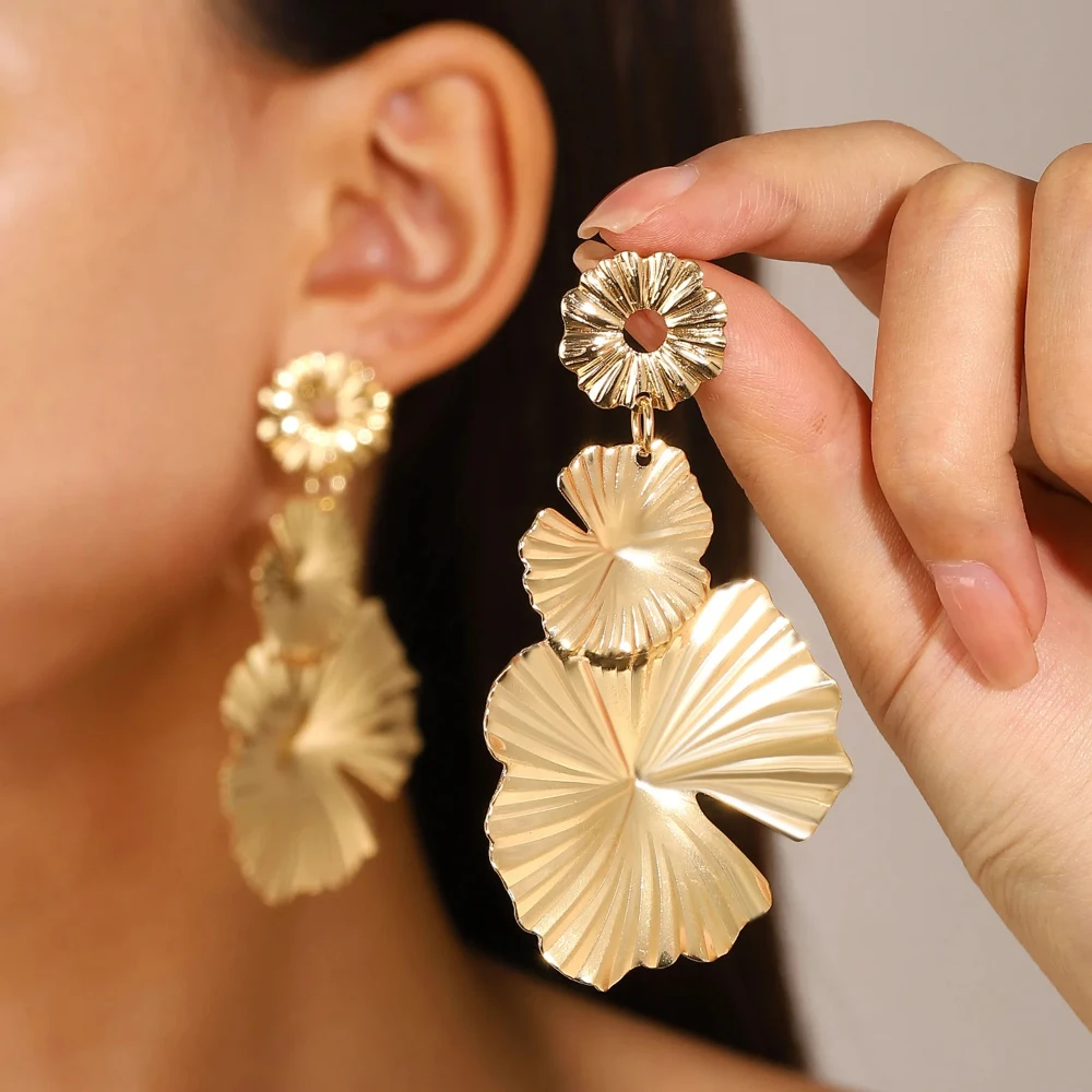 

Vintage Big Gold Color Petal Long Drop Earrings For Women Metal Earing Jewelry 2023 Trending Women's Exaggerated Earrings Brinco