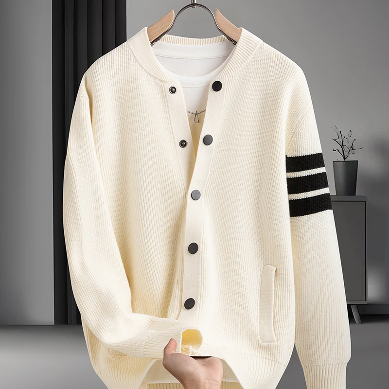 Erschwinglicher Luxus Herren Langarm-Pullover Jacke Rundhals Echte Tasche Einreihiger Strickpullover Klassischer Trend Herrenkleidung – Detail 4