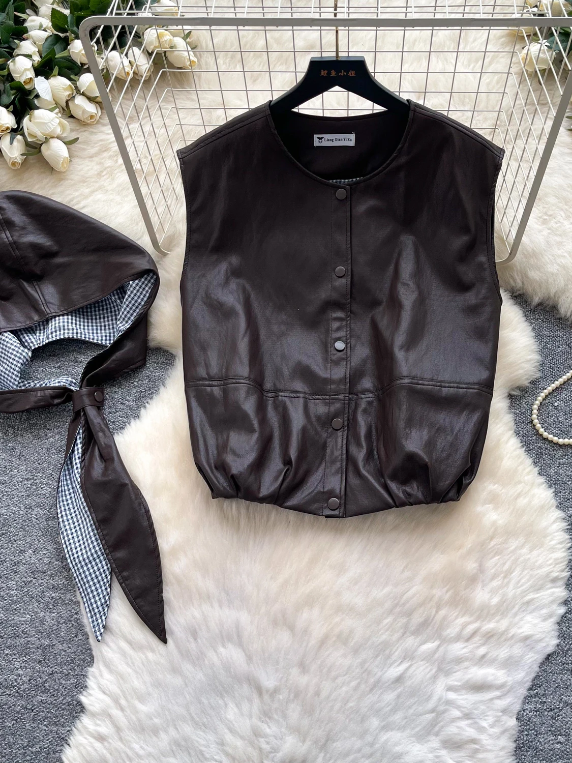 Leather Vest Women's Outerwear V-neck Single Button Sleeveless Tank Top Commute Style Fall Season Layering Fashion