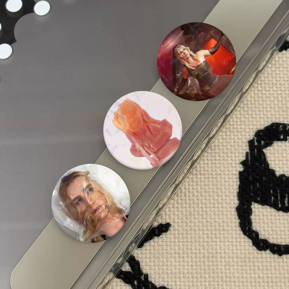 Singer K-Kesha Abzeichen, weicher Button-Pin, hell bedrucktes Icon, Geschenk für Freunde, Abzeichen, Kragenbrosche, Reversnadel aus Metall