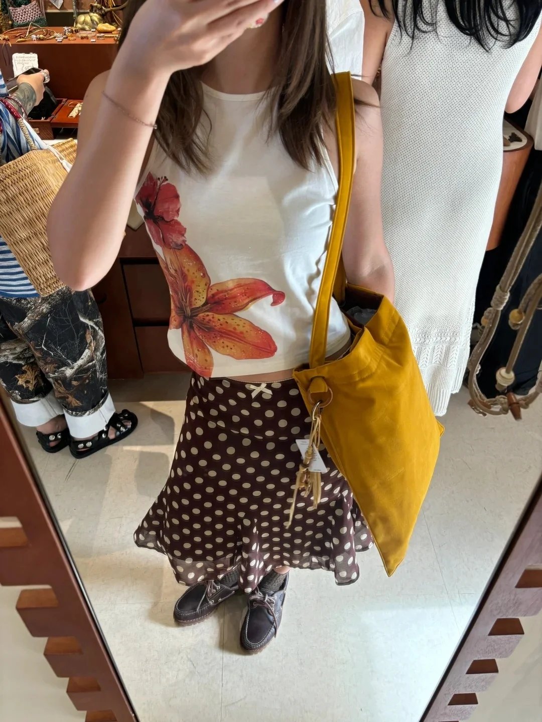 Gonna a coda fi con nodo in pizzo a pois a vita bassa Gonna longuette in fibra di poliestere a trapezio con fodera interna sexy