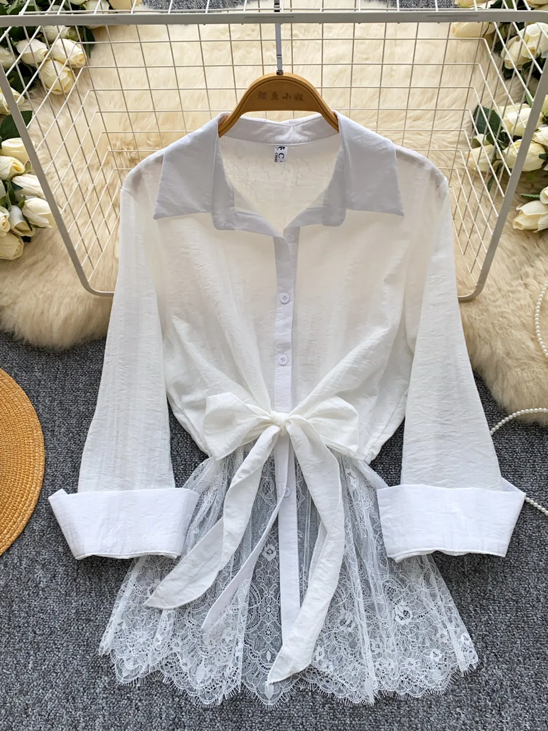 

Новая корейская белая кружевная рубашка с длинным рукавом, женская весенняя блузка с завязками на талии, приталенный кардиган, топ, одежда