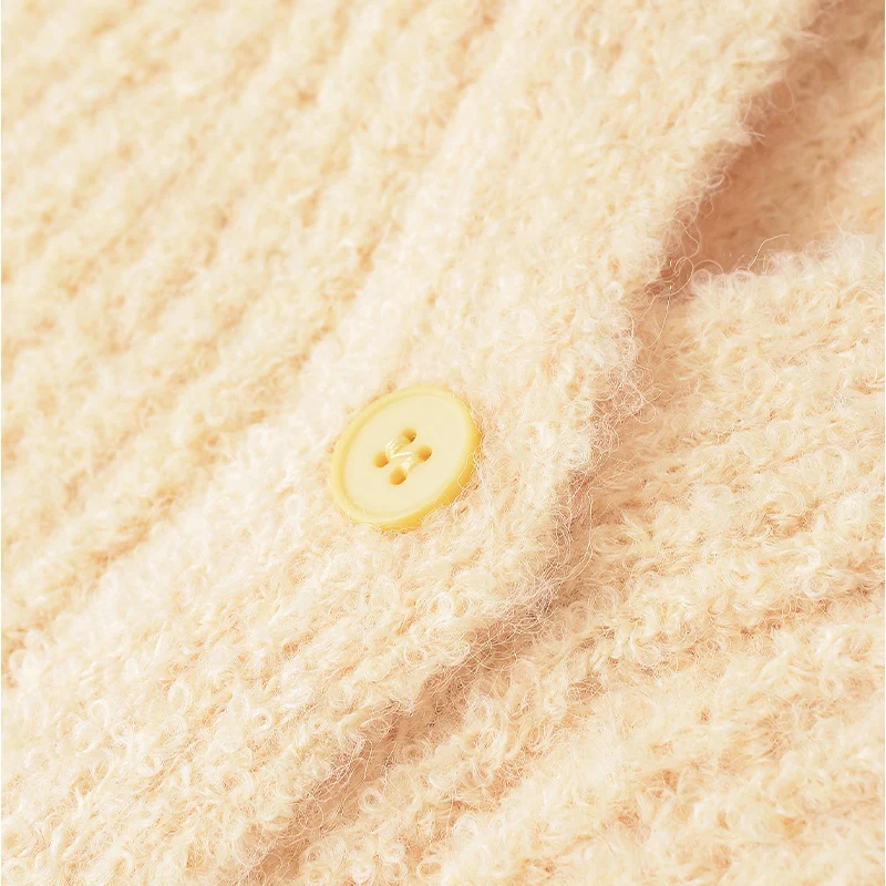 Cardigan confortable et décontracté à manches bouffantes et col en V pour femme, adapté aux déplacements quotidiens et aux superpositions d'automne, nouvelle collection automne 2025