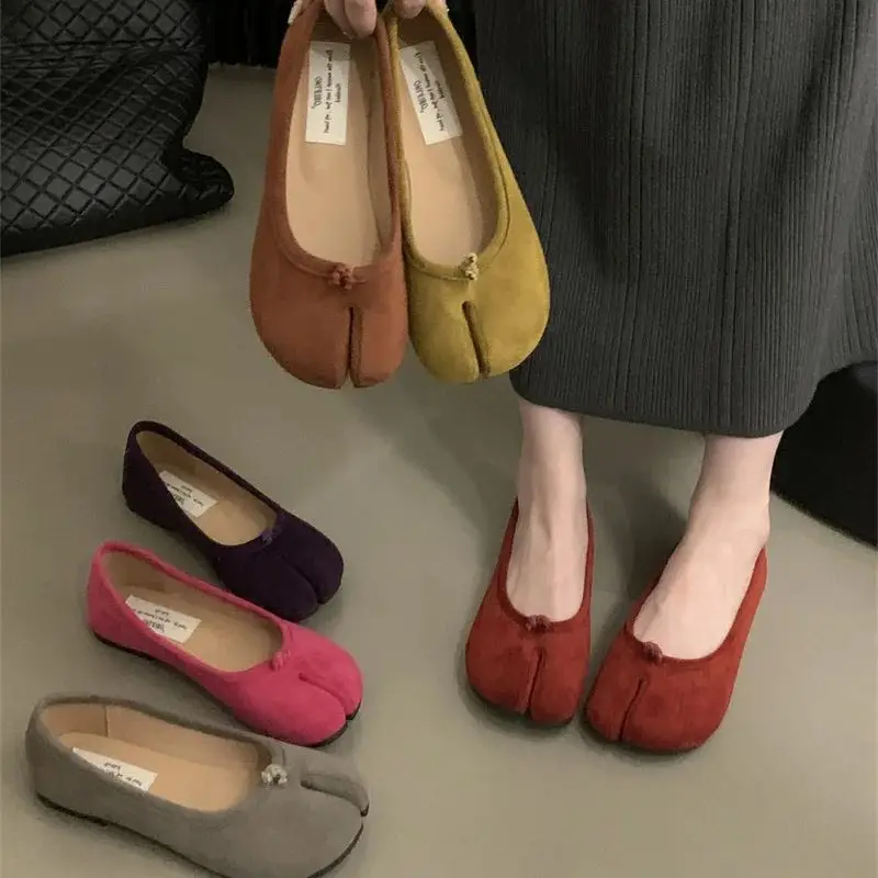 

Bailamos Women Split Toe Flats Tabi Shoes Solid Color Shallow Buckle Strap Femme Loafers Ladies Soft Ballet Shoes Mujer