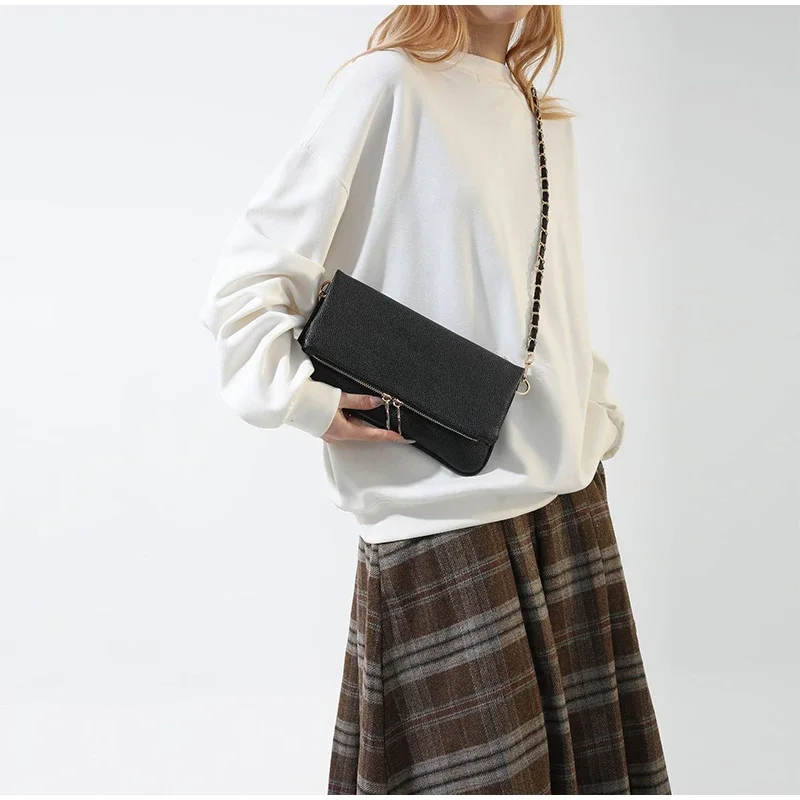 Pebbled Lychee Texure Umhängetasche, kompakte, schicke Umhängetasche mit Unterarmkette, elegante, trendige, kleine, quadratische Damen-Clutchtasche – Detail 10