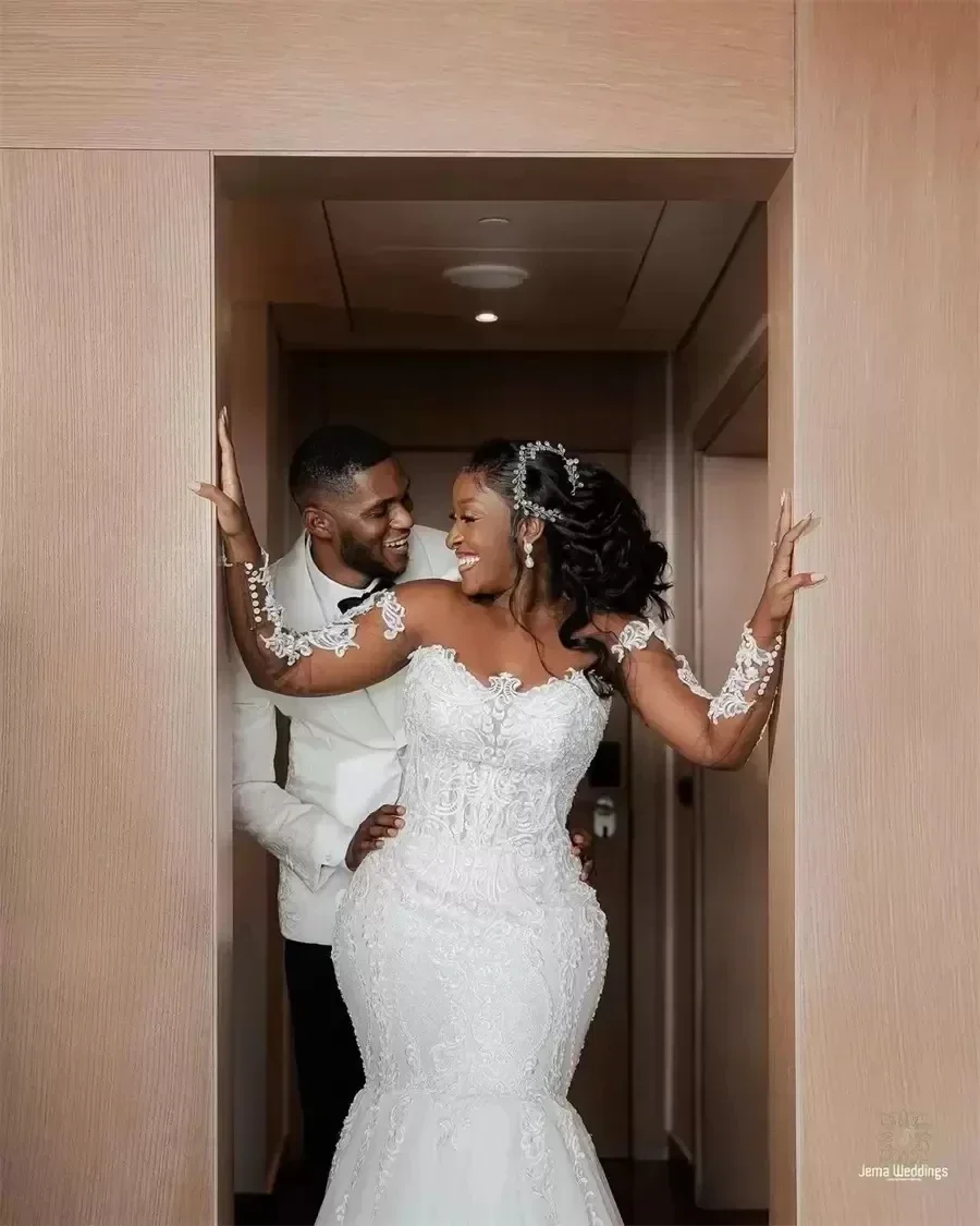 Maßgeschneiderte arabische afrikanische Meerjungfrau Sexy Brautkleider Brautkleider Plus Size Jewel Neck Illusion Spitze Applikationen Kristall Perlen