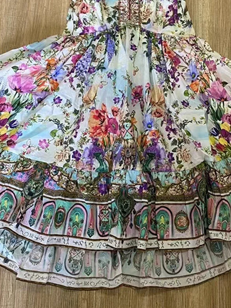 W 2025 roku nowa sukienka pani Xia z dekoltem w kształcie litery V i sznurowanym dekoltem jest lekka i luksusowa, z wysokim stanem i krótkimi nartami.