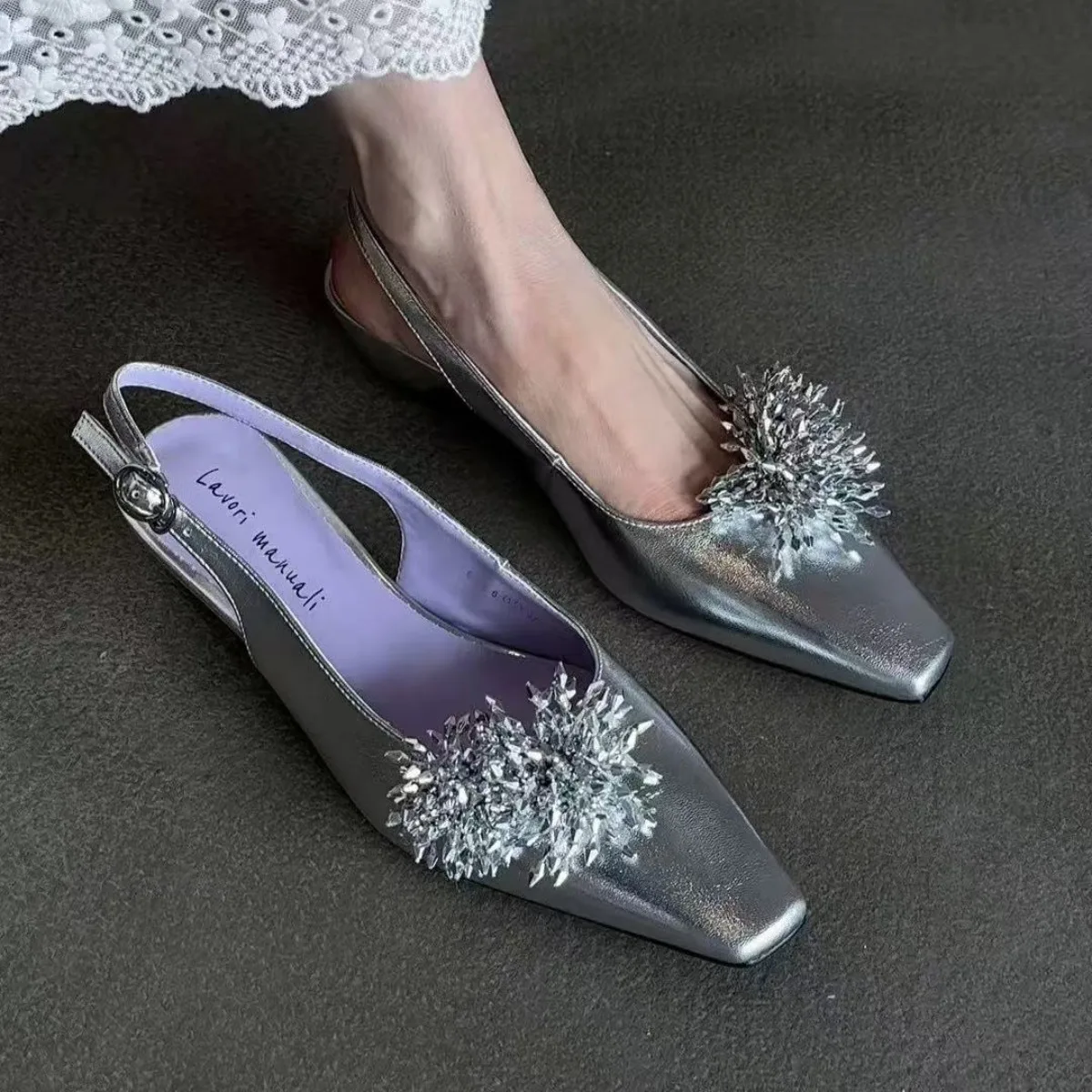 

Женские босоножки на каблуке с цветочным принтом, туфли с квадратным носком, модные летние элегантные платья с открытой пяткой, модные летние шлепанцы 2025, женские сандалии на мелком каблуке