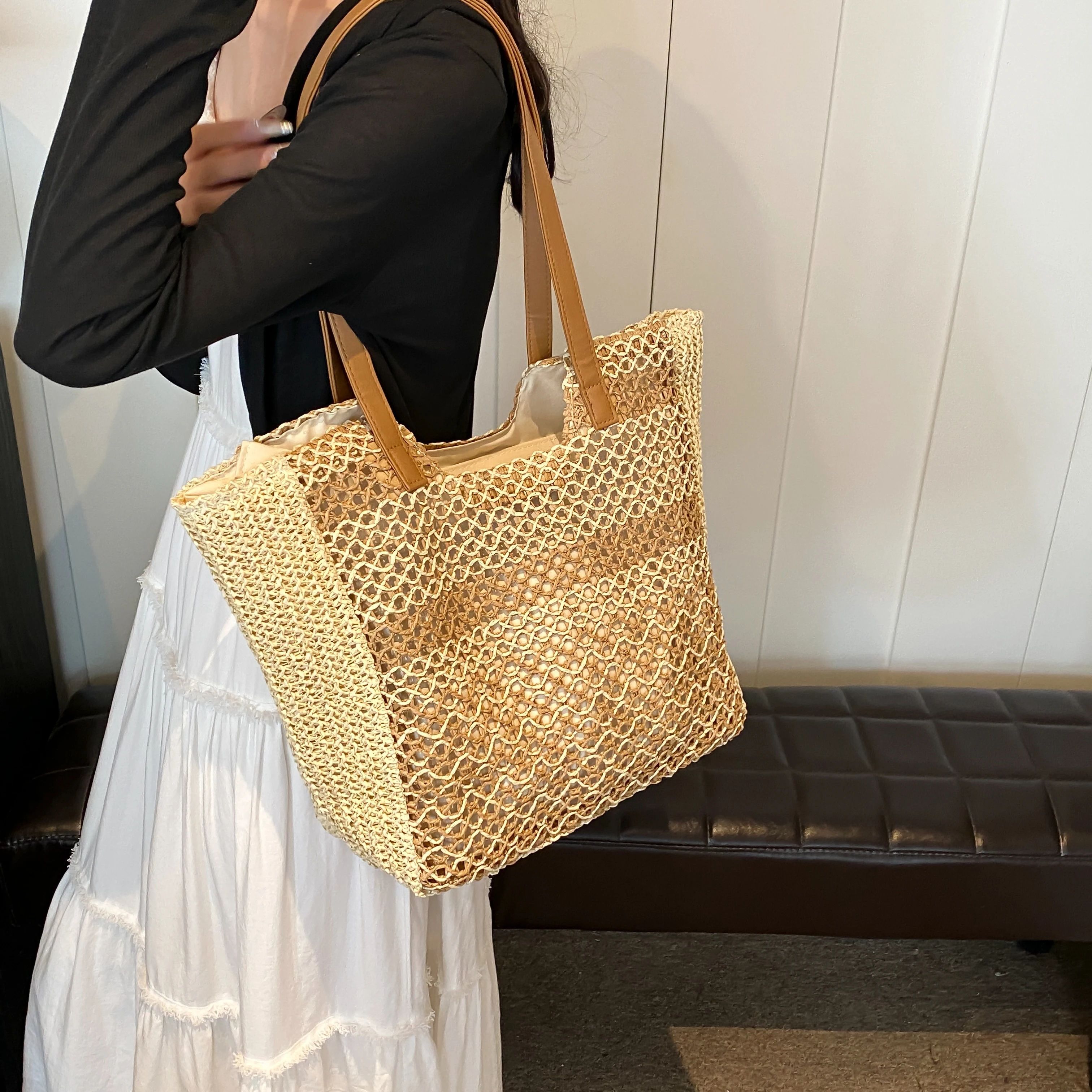 Summer Beach Vacation Grass Woven Bag for Women\'s 2024 New Commuter Shoulder Bag Hollow Woven Tote Bag