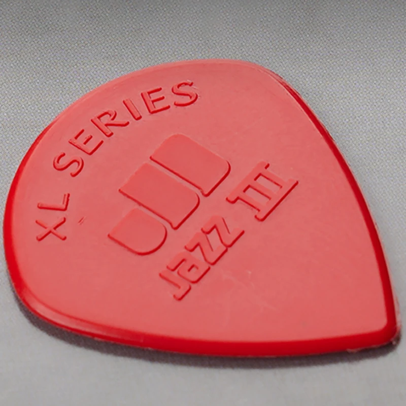 Dunlop   Pick. 47R XL JAZZ 3 nylon material non-slip acoustic/electric guitar picks. Thickness: 1.38mm.