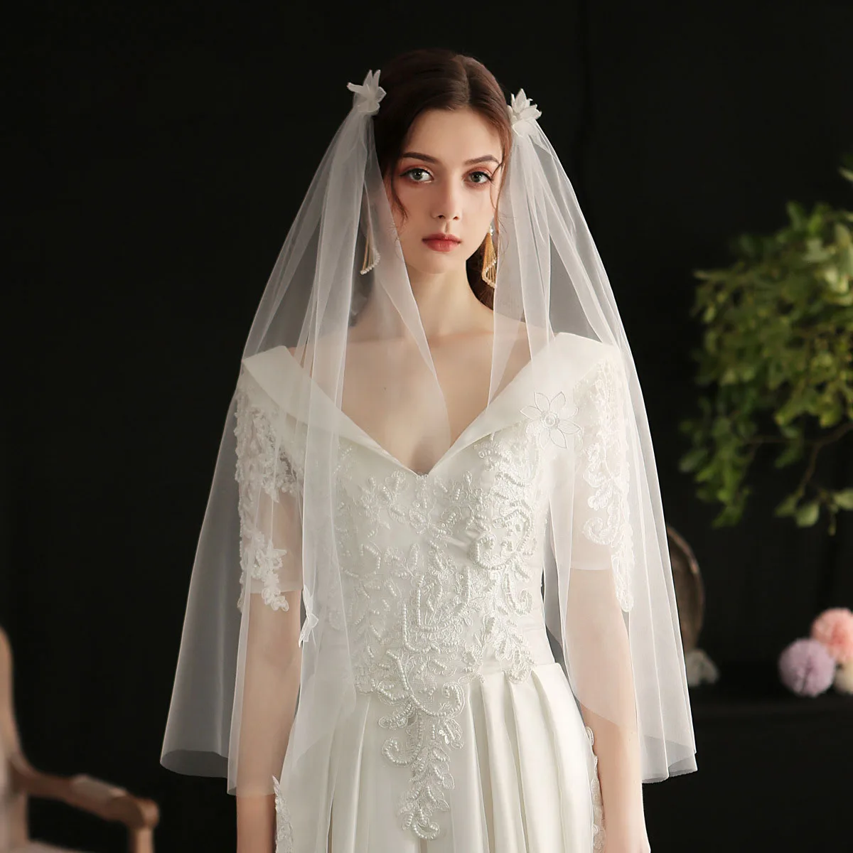 V649 Forest-Style Retro Double Hair Comb White Wedding Accessories Simple and Super Fairy-Like Floral Bridal Veil for Photoshoots