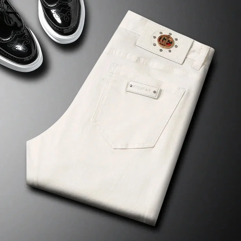 

Лето 2026, модные брендовые белые джинсы, мужские элитные легкие роскошные облегающие маленькие прямые брюки из девяти предметов, микроэластичные
