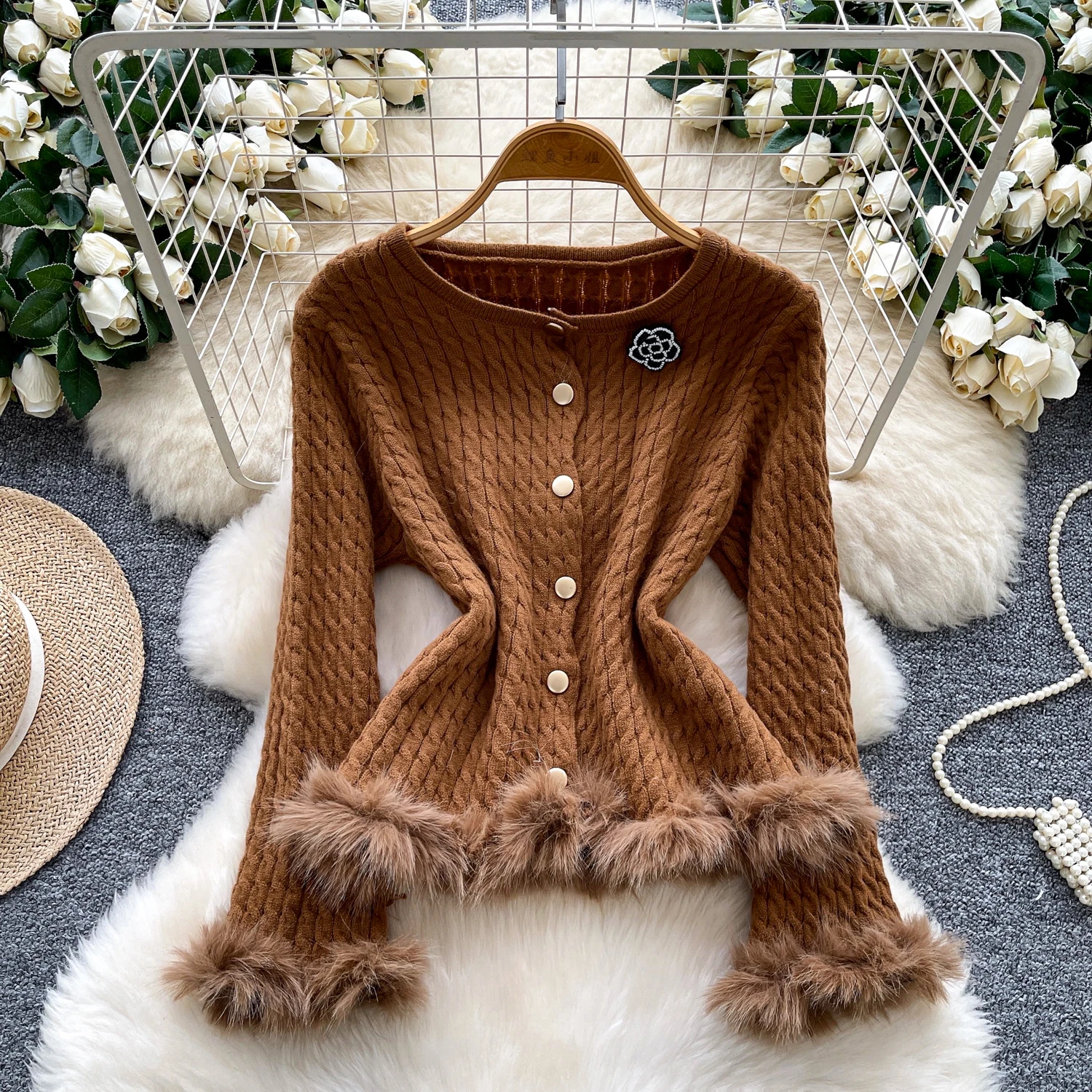 

Женские зимние меховые лоскутные топы с розами, рубашки, женские корейские милые вязаные модные модные свитера на пуговицах, уличная одежда