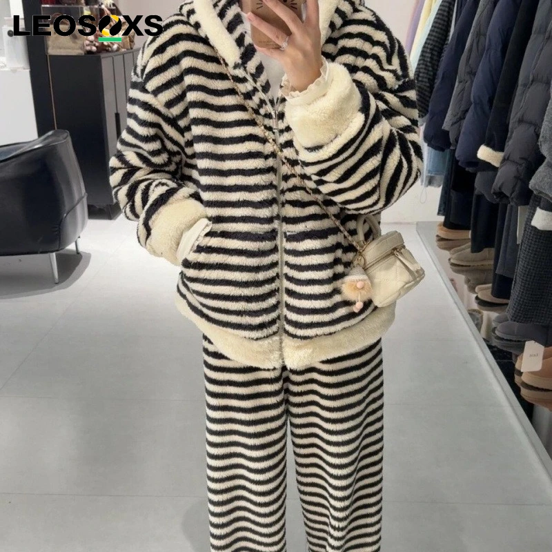 

LEOSOXS Women's Striped Coral Velvet Pajama Sets Winter Thicken Flannel Hooded Sleepwear 2 Piece Casual Soft Hoodie Loungewear