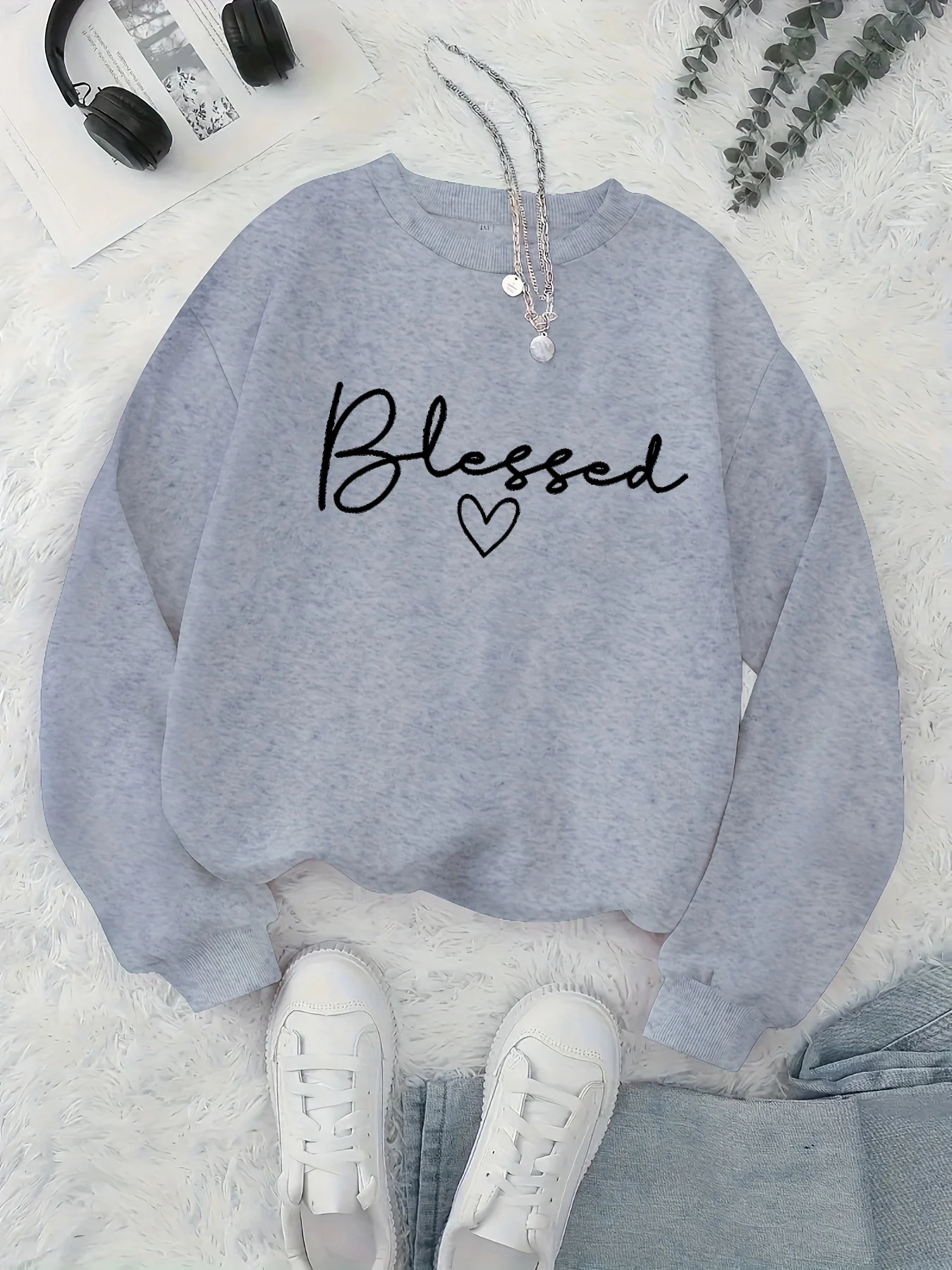 Women's autumn and winter casual fashion loose and comfortable Blessed printed round neck long sleeved warm pullover sweater