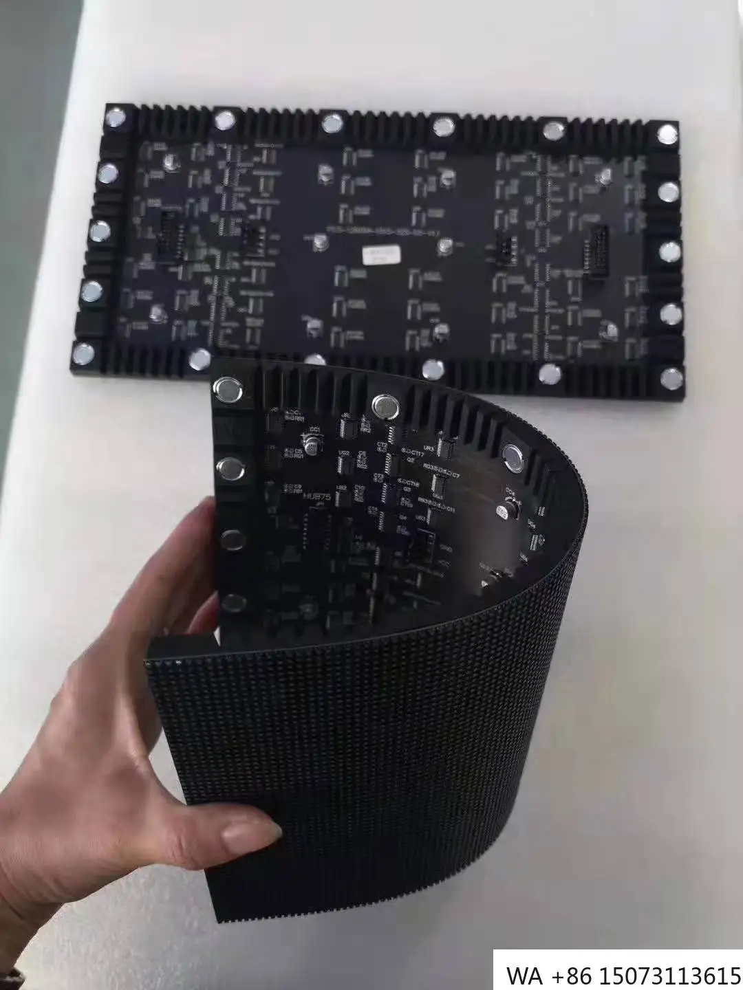 شاشة LED داخلية P1.53/P2/P2.5/P4 صغيرة الحجم - شاشة مرنة كاملة الألوان للمراقبة #4