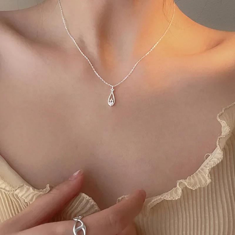 New French Little Zircon Water Drop Pendant Temperament Necklace Fairy Female Student Clavicle Chain Fashion Ins Cold Wind