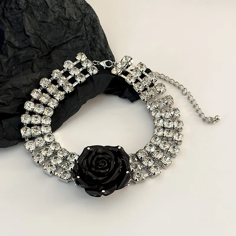 2025 New Rose Flower Necklace for Women Girls Fashion Vintage Elegant Chunky Chain Clavicle Chain Necklace Jewelry Gift