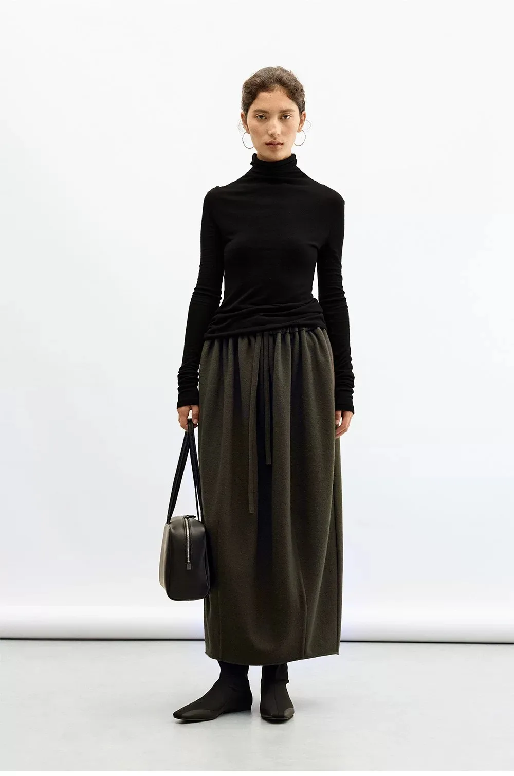 100% Wool Three-Dimensional Cut Flower Bud Skirt, Designed with a Relaxed and Lazy Style, New Model for Women in the Fall/Winter 2026 Season