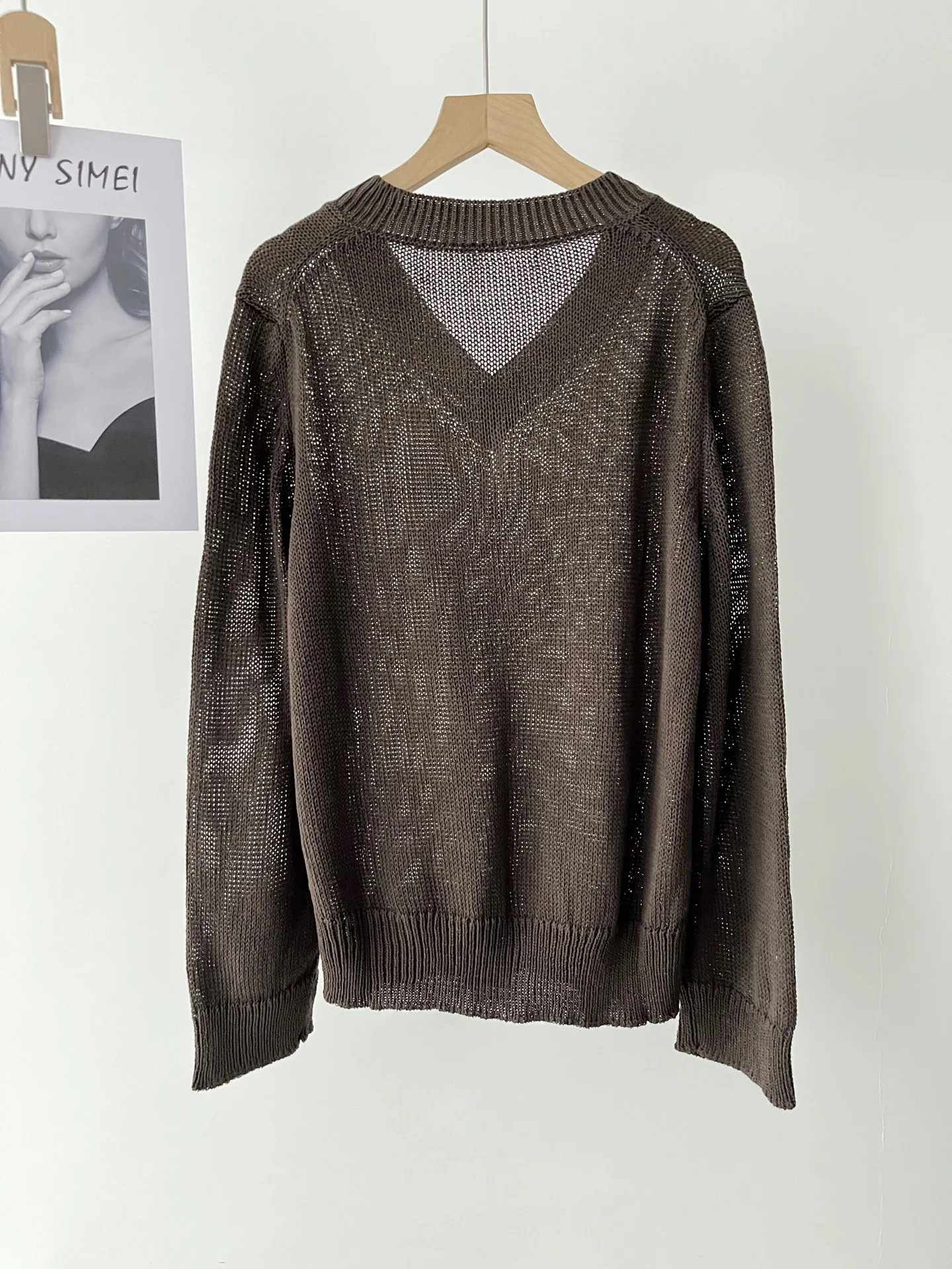 

Spring Summer Women's Simple Lightweight Knitted Sweater Casual Fashion Minimalist Style V-neck Brown Knitwear Pullover Top