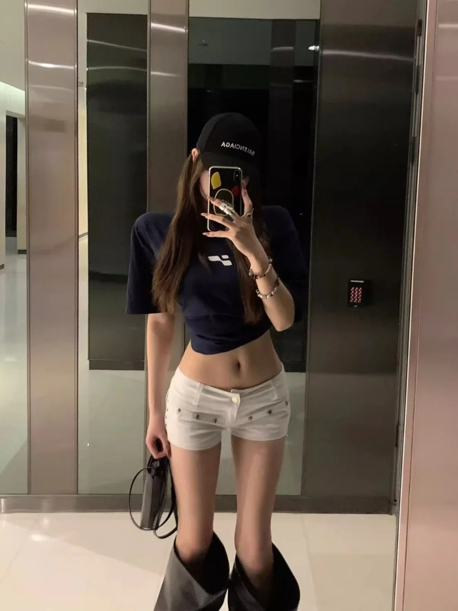 

Low Waist White Denim Shorts Women's Summer Y2K Sexy Bodycon Hot Pants Skull Design Cotton Stretch Jeans Short Length