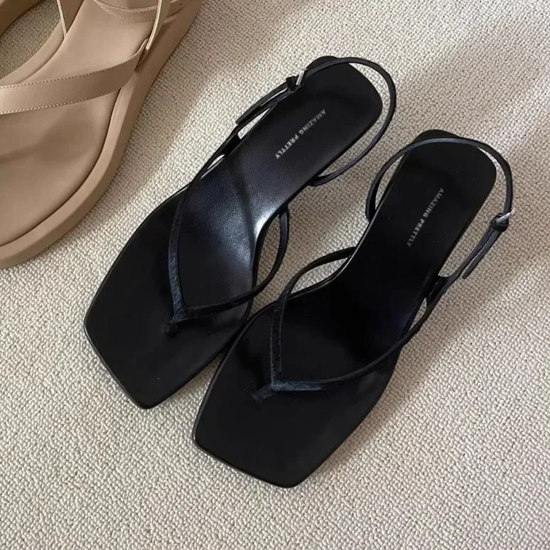 Retro Eckige Zehenpartie Clip-Toe Sandalen mit Kitten Heel und Rückenriemen in Braun, Schlichter Französischer Stil, Sexy Modische Damenschuhe für Sommer und Freizeit – Detail 9