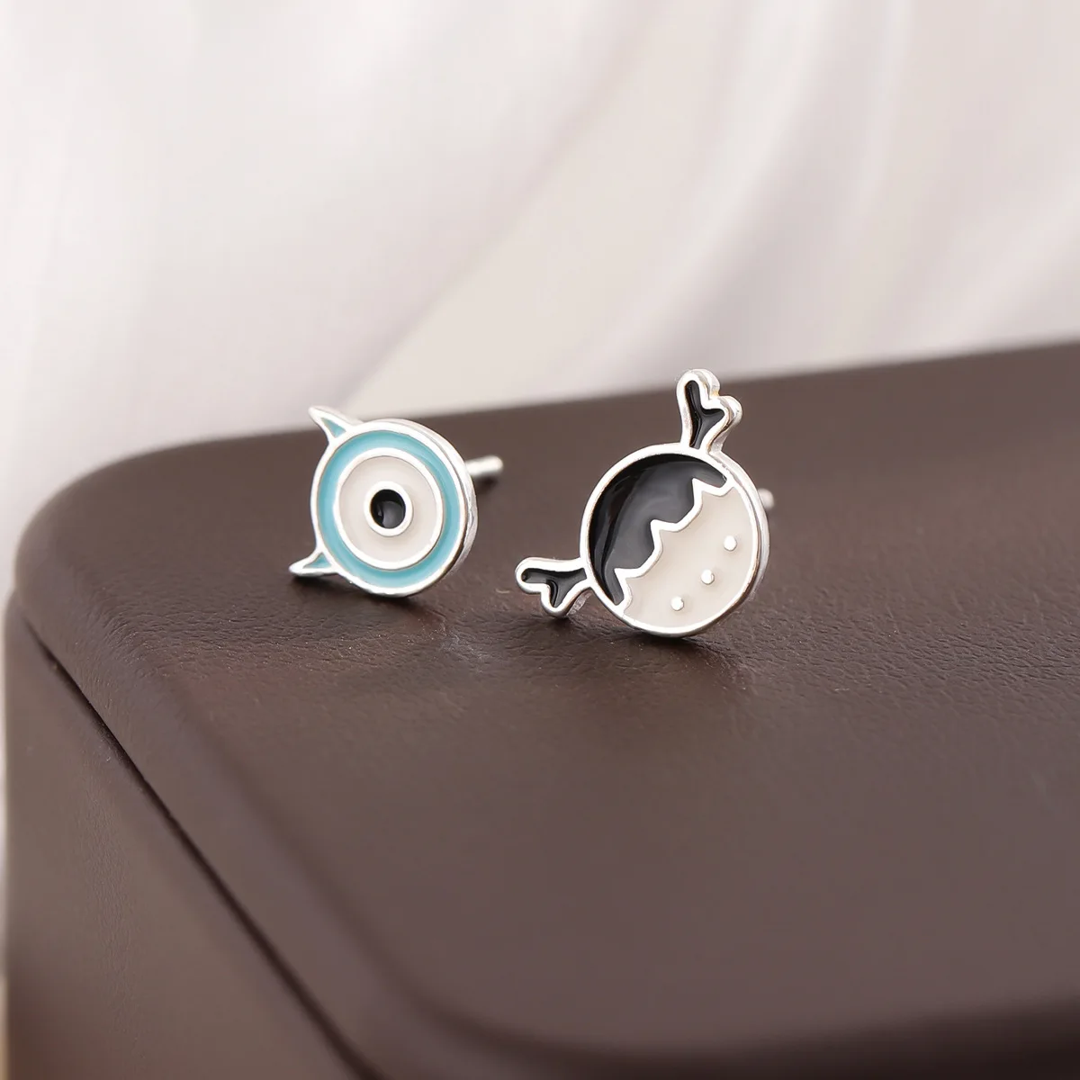 Fashiona Cute Asymmetrical Monster-inspired And Girl 925 Sterling Silver Jewelry Personality Stud Earrings  E071