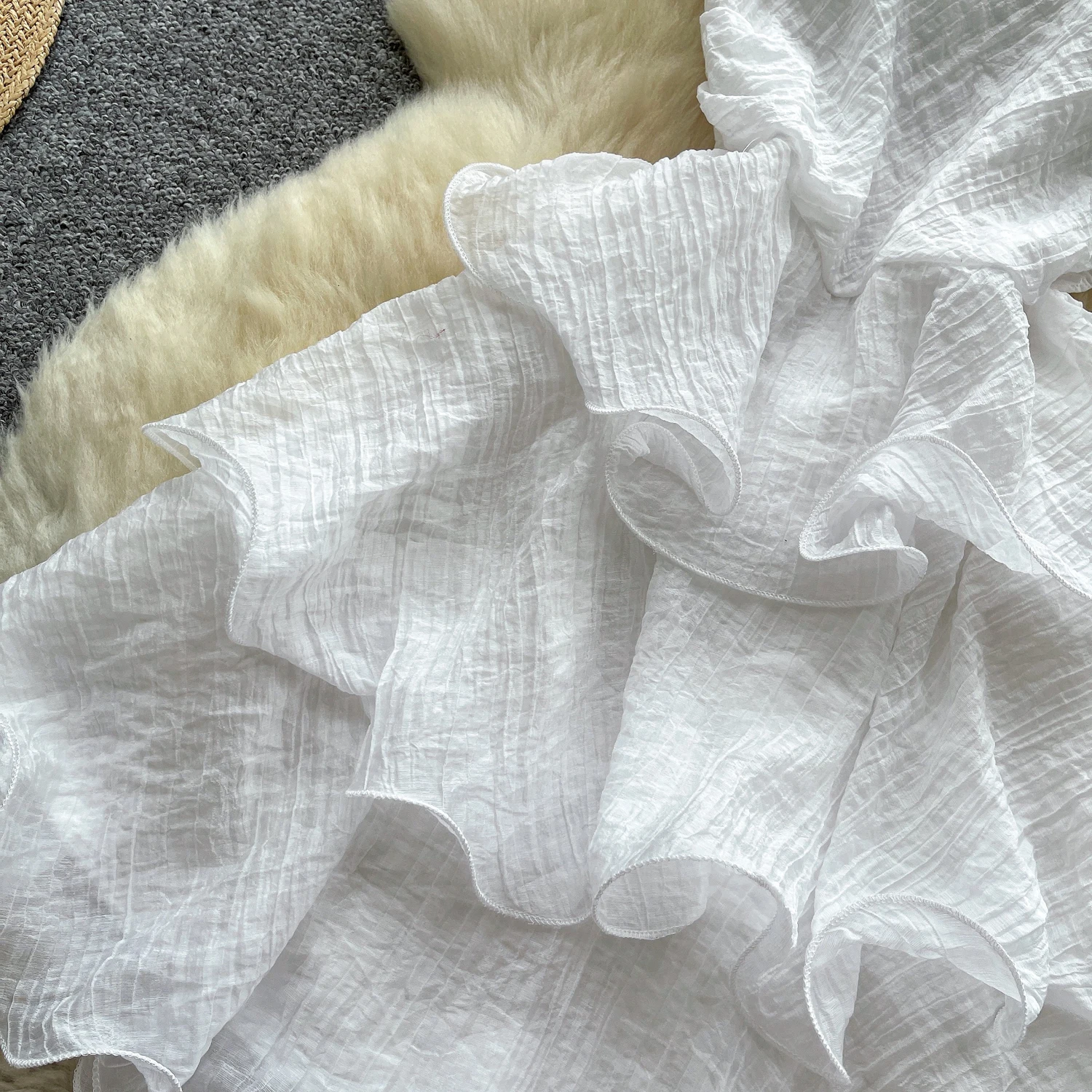 Chique vintage sem costas fino plissado em camadas vestido coreano moda vestido de verão roupas femininas mini vestido