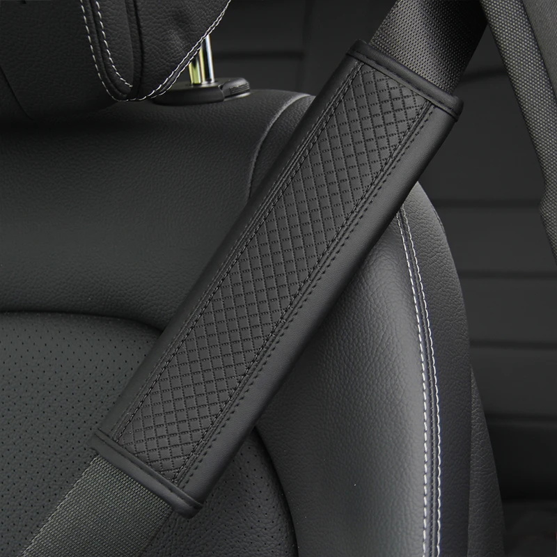 PU-Leder-Auto-Schulterschutz-Abdeckungsset mit geprägtem Karomuster, Sicherheitsgurt, Dekoration, Innenraum, Fahrzeugzubehör – Detail 1