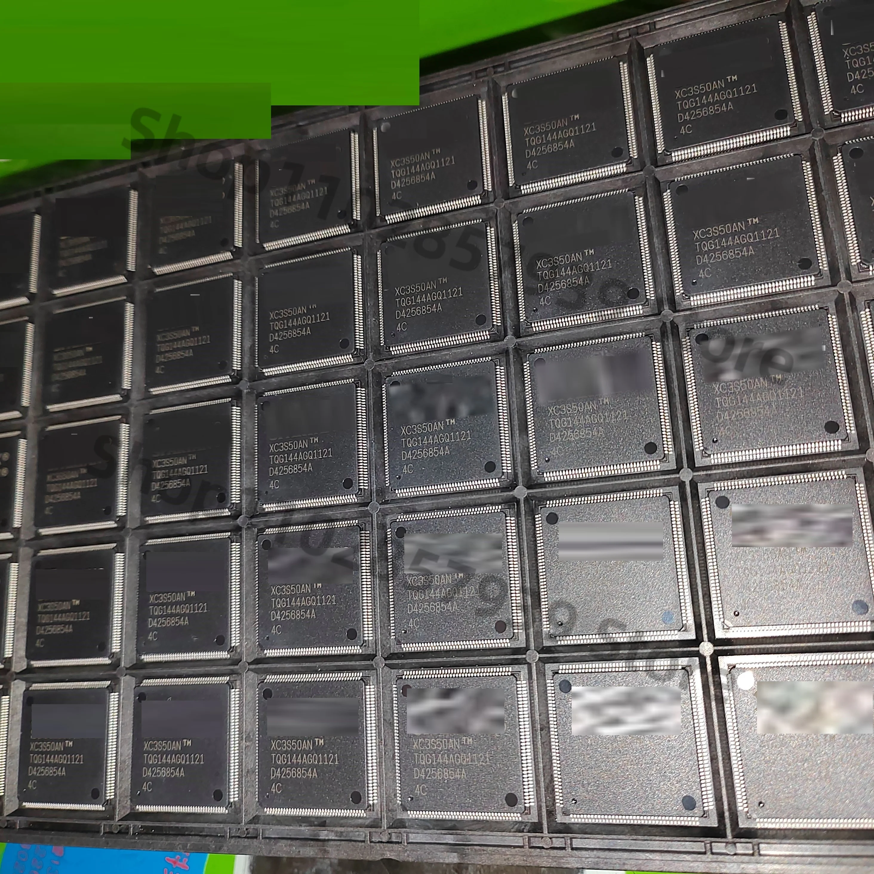 

XC3S50AN-4TQG144C XC3S50AN 4TQG144C TQFP-144 2pcs/lot Original spot, free shipping, programmable logic devices