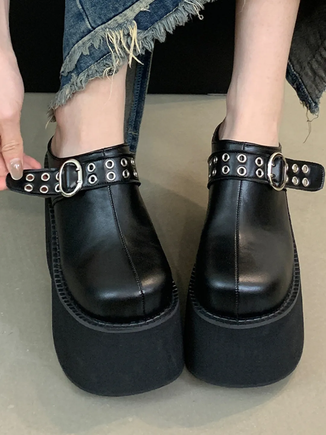 Elevated Heel Thick Bottom High Heel Women's Slippers Half Covering Head Belt Buckle Rivet 11cm Slope Heel Outdoor Wear