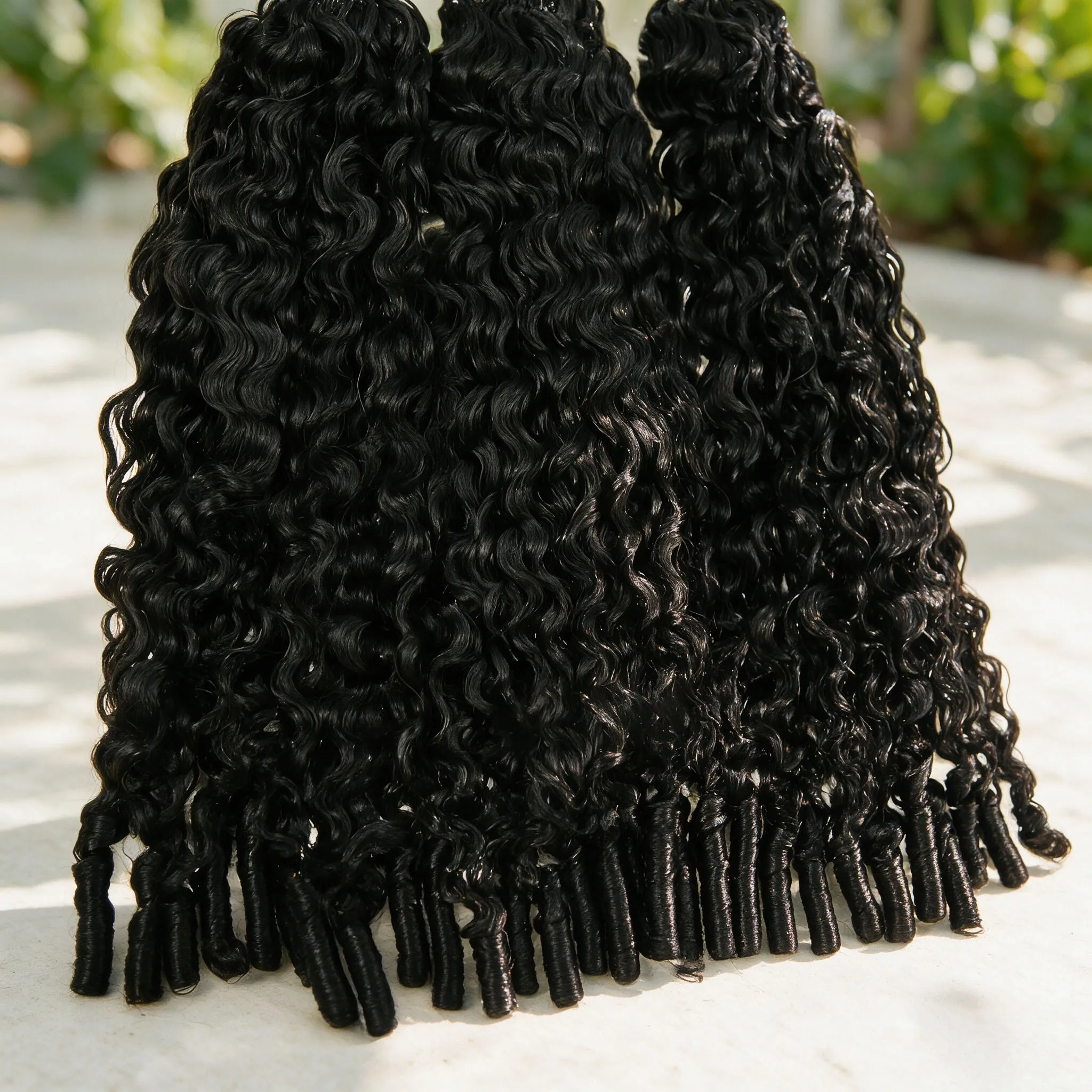 Smilegirl Extensions de cheveux humains bouclés birmans au crochet, Ondes d'eau, Tissage brésilien, Pré-séparées, Sans nœuds, Paquets de cheveux au crochet effet plume, Noir