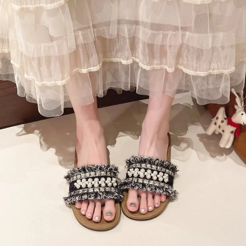 

Waterproof Platform Fish Mouth Women's Shoes New Style Luxurious Fluffy Flat Slippers with Rhinestone Decoration Women's Sandals