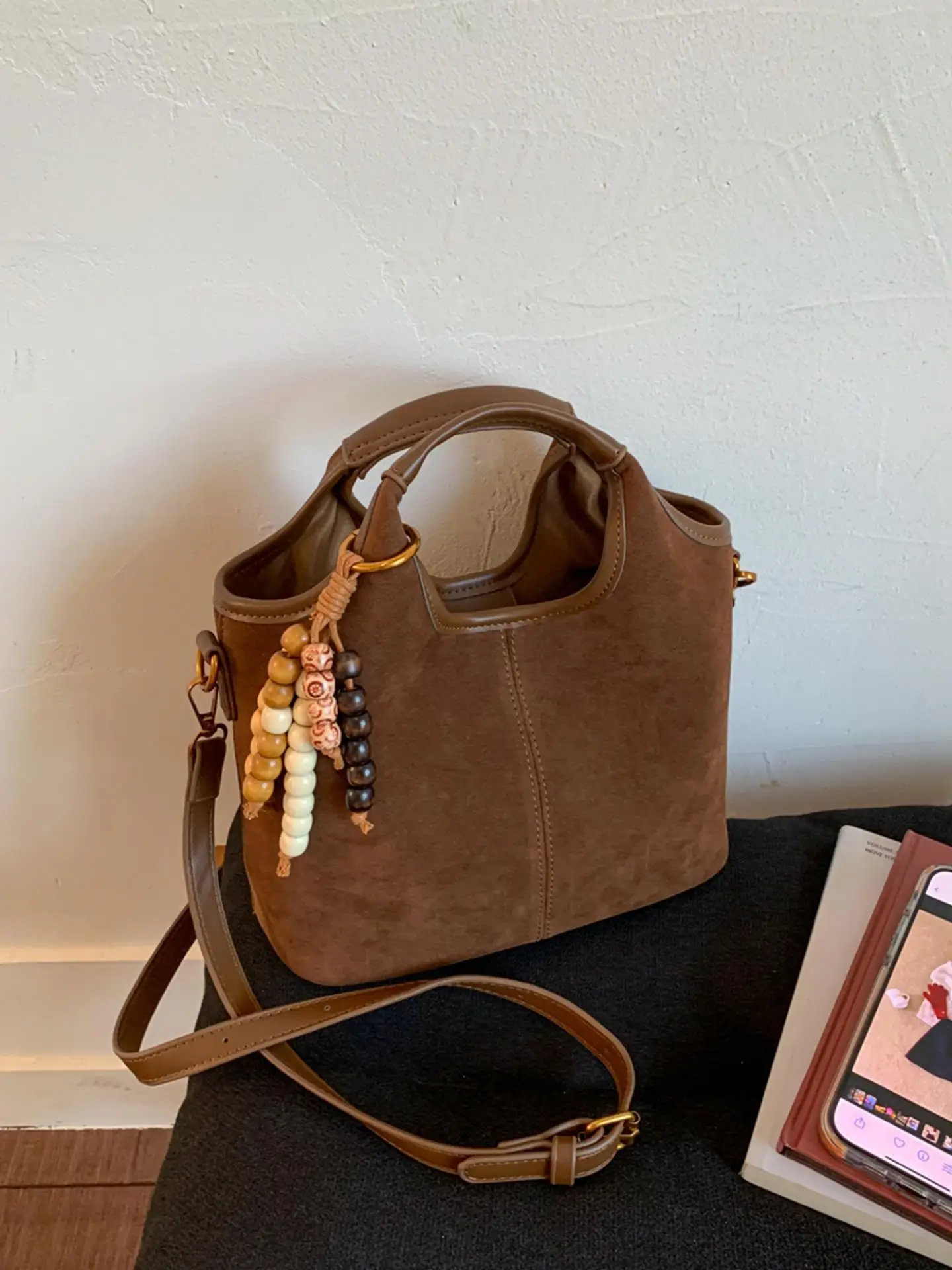 

Faionable Women's Buet Handbag oulder Crossbody Bag Leather PU Material Korean Sle Commuting Soft Texture Buet ape