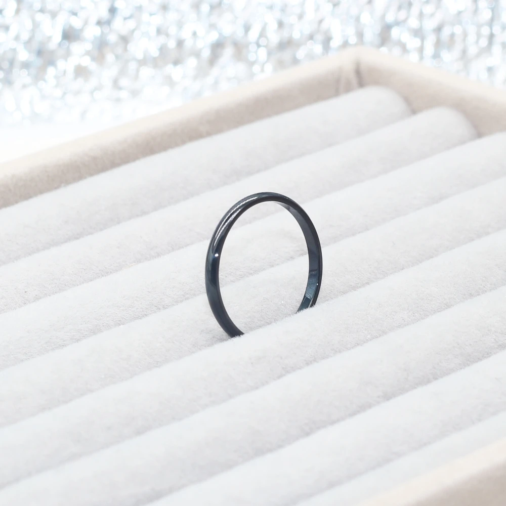 Goldfarbene Edelstahlringe für Damen und Herren, schmal, 2 mm, Accessoires, IP-Beschichtung, kein Ausbleichen, gute Qualität – Detail 4