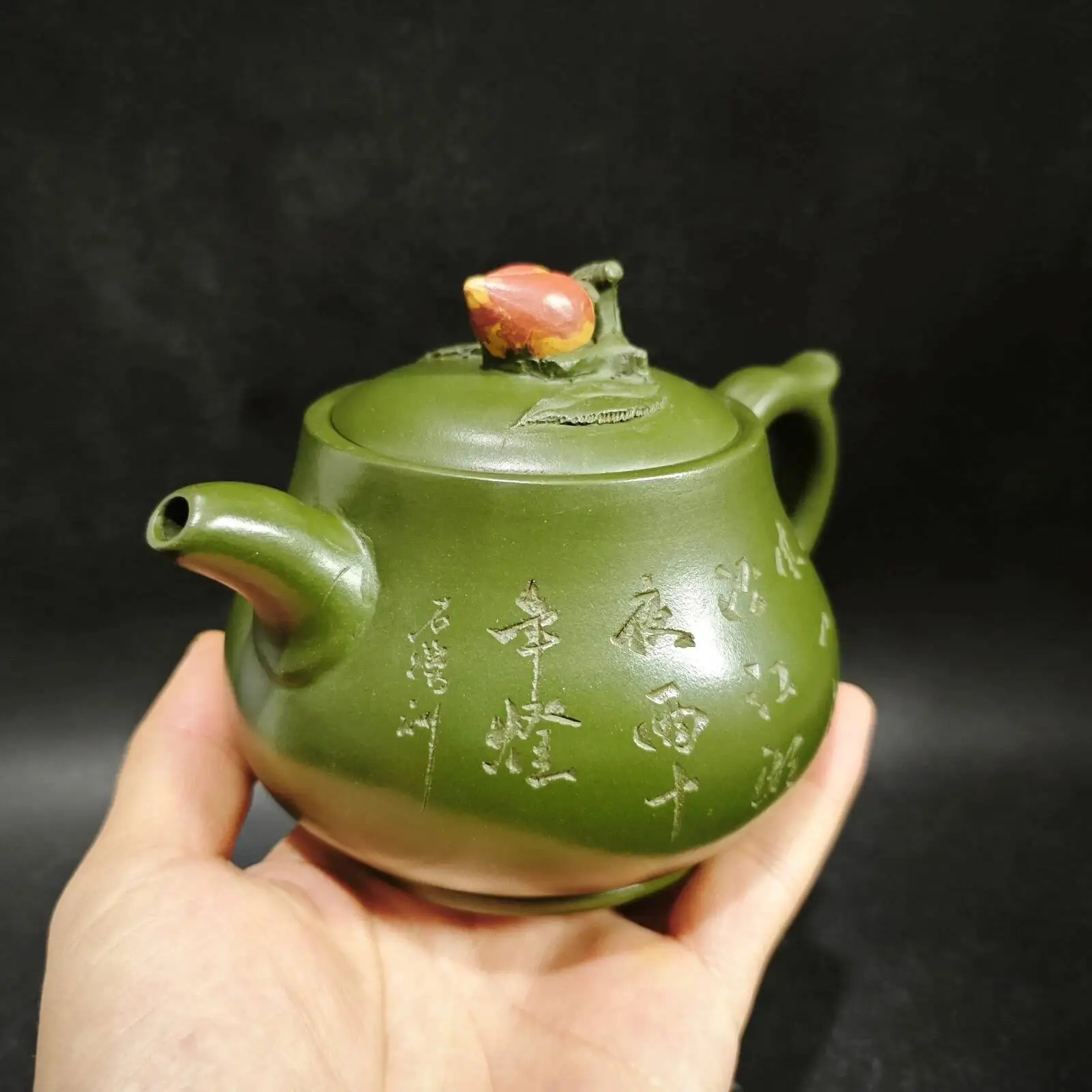 Chinese Yixing Zisha Clay Handmade Exquisite By Wang Yinshan. Product Name: Shoutao Teapot