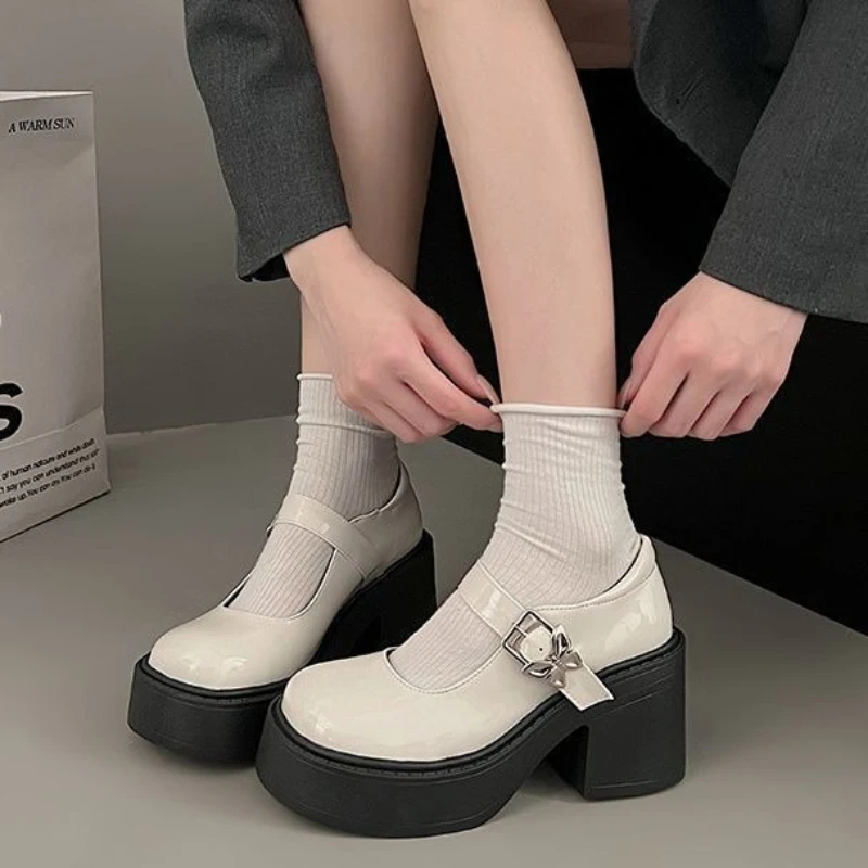 

Женские туфли Мэри Джейн, Новое поступление 2025, украшение в виде бабочки, бежевый стиль JK, толстая подошва, увеличивающая высоту, подтяжка каблука