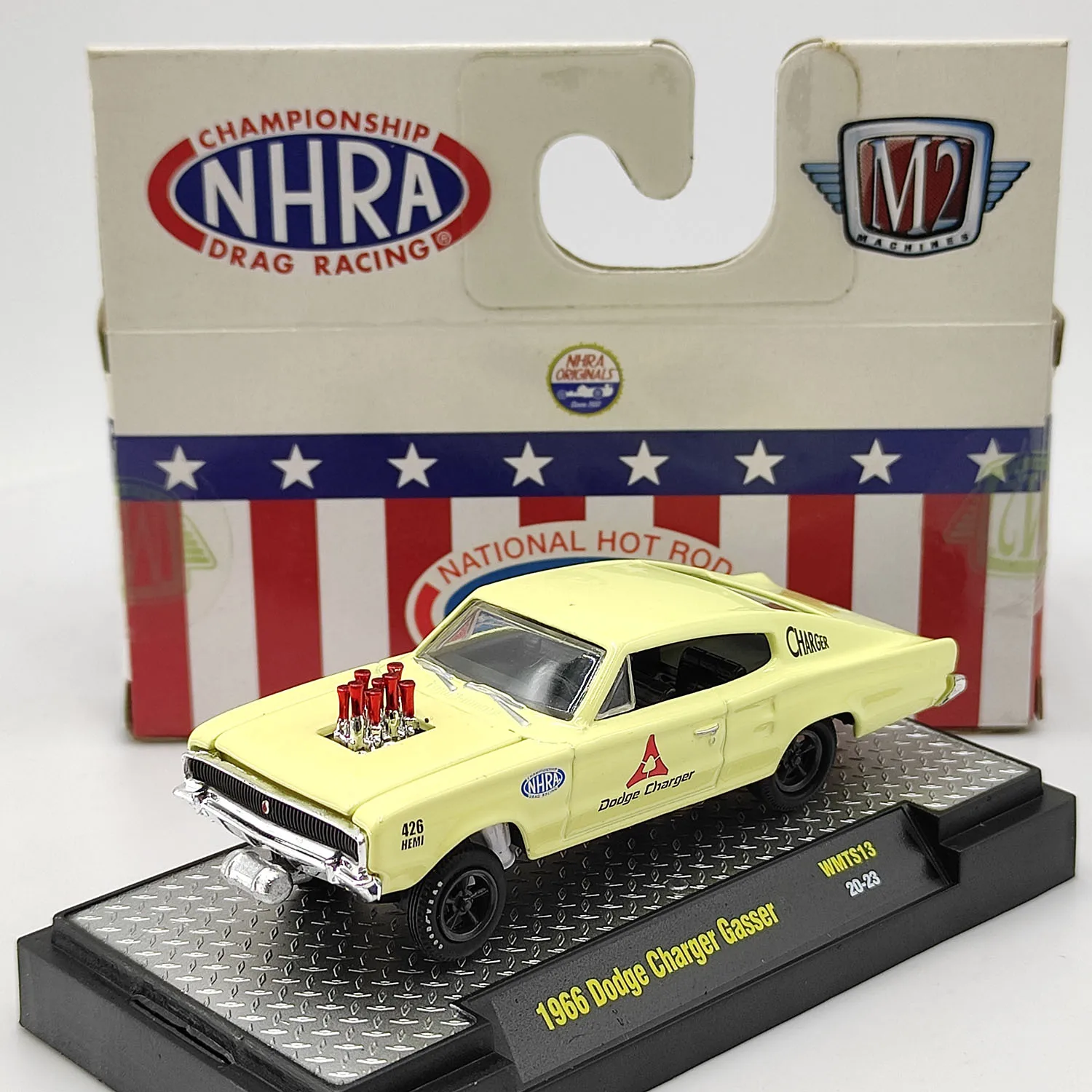

Diecast M2 1/64 Scale 1966 Charyer Gasser Simulation Alloy Car Model Collectible Toy Gift Souvenir Display Ornament